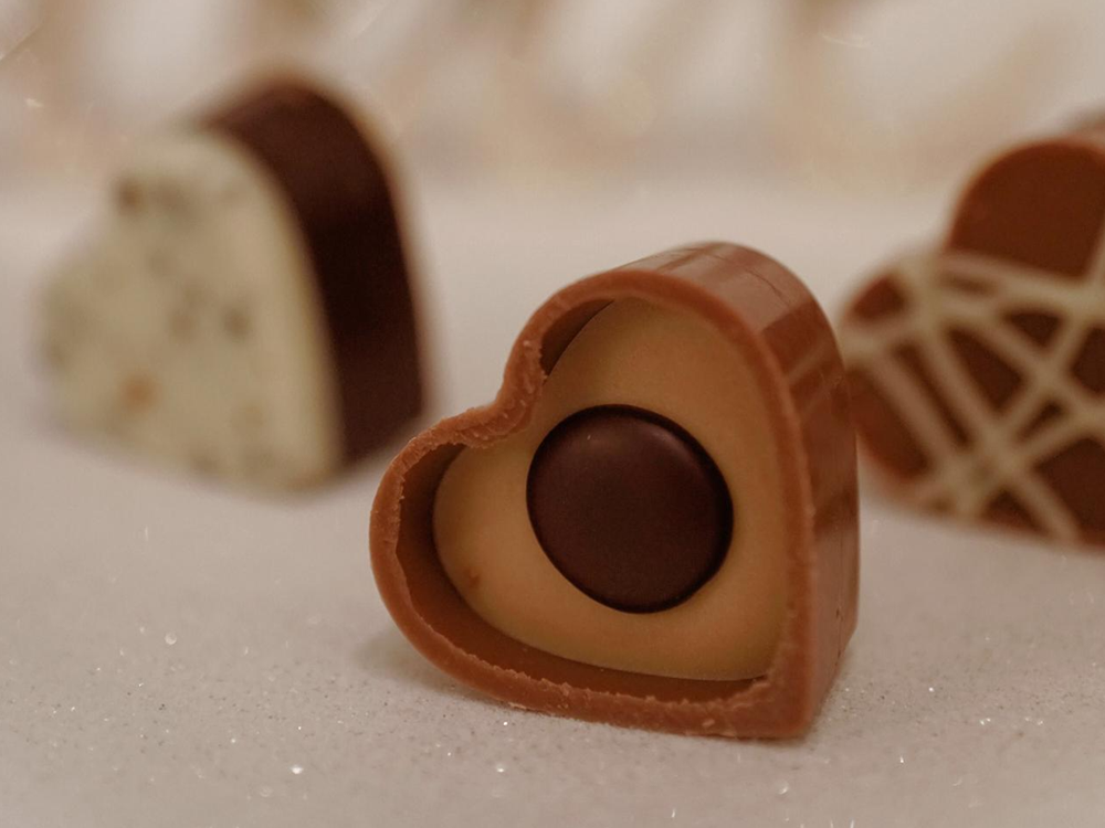 Fotografia ilustrativa - bombom em formato de coração - Aumente suas vendas no Dia dos Namorados com chocolate